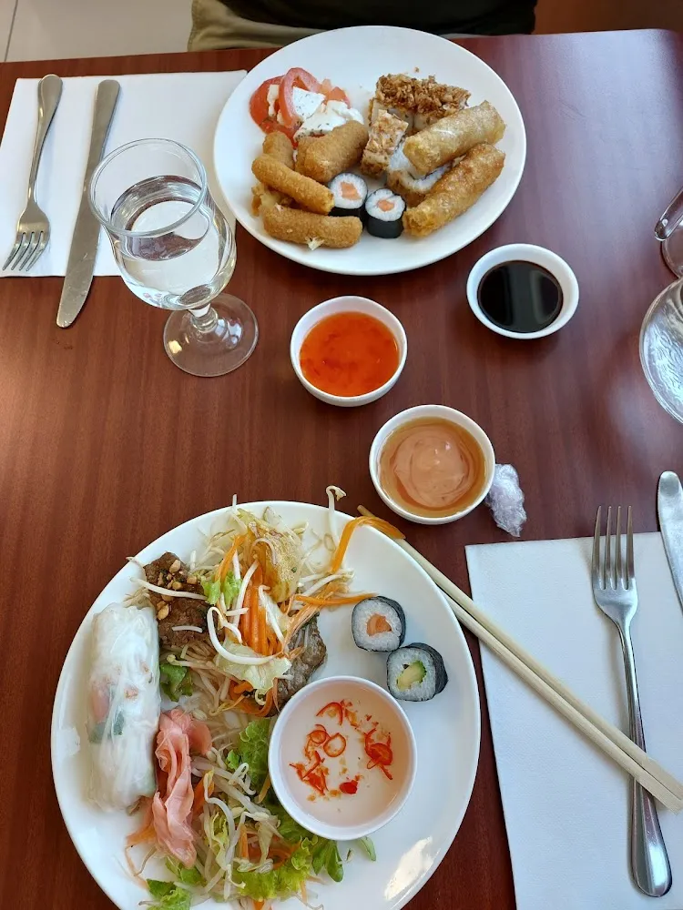 Buffet de Nem Calamars Etc Frits